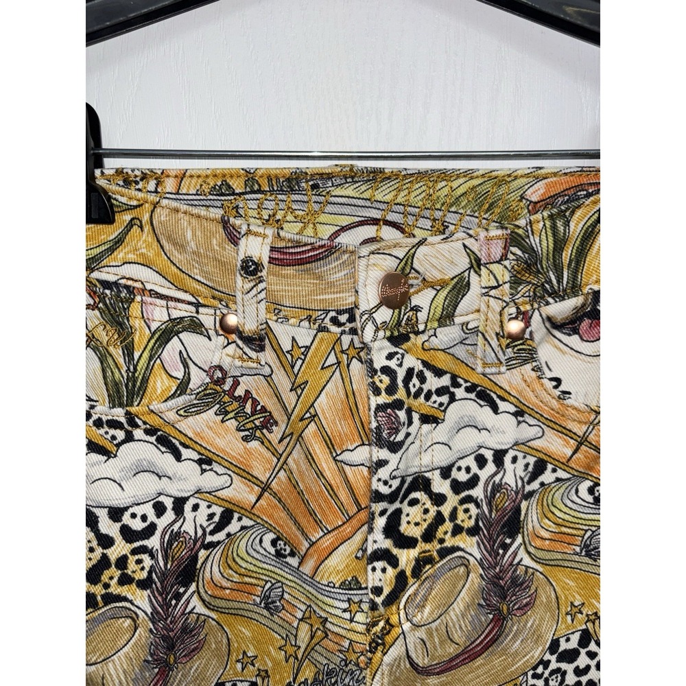 SOLD x Lainey Wilson 27x30 Life of Lainey Storyteller Print Flare Jeans - Picture 6 of 16